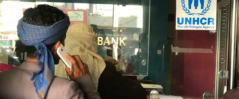Yemen_yemenis-receive-cash-assistance