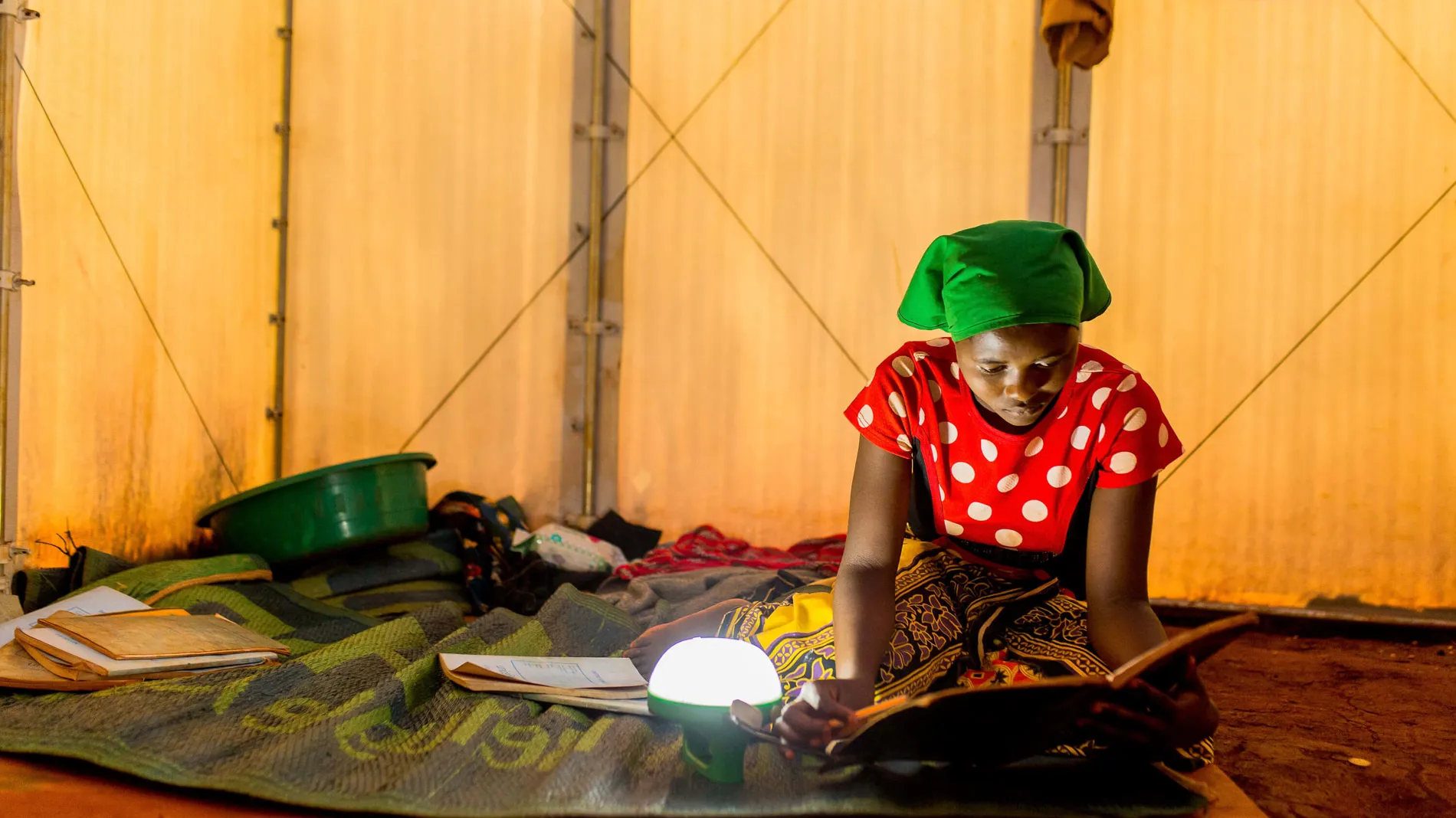 Tanzania_refugee-woman-studying