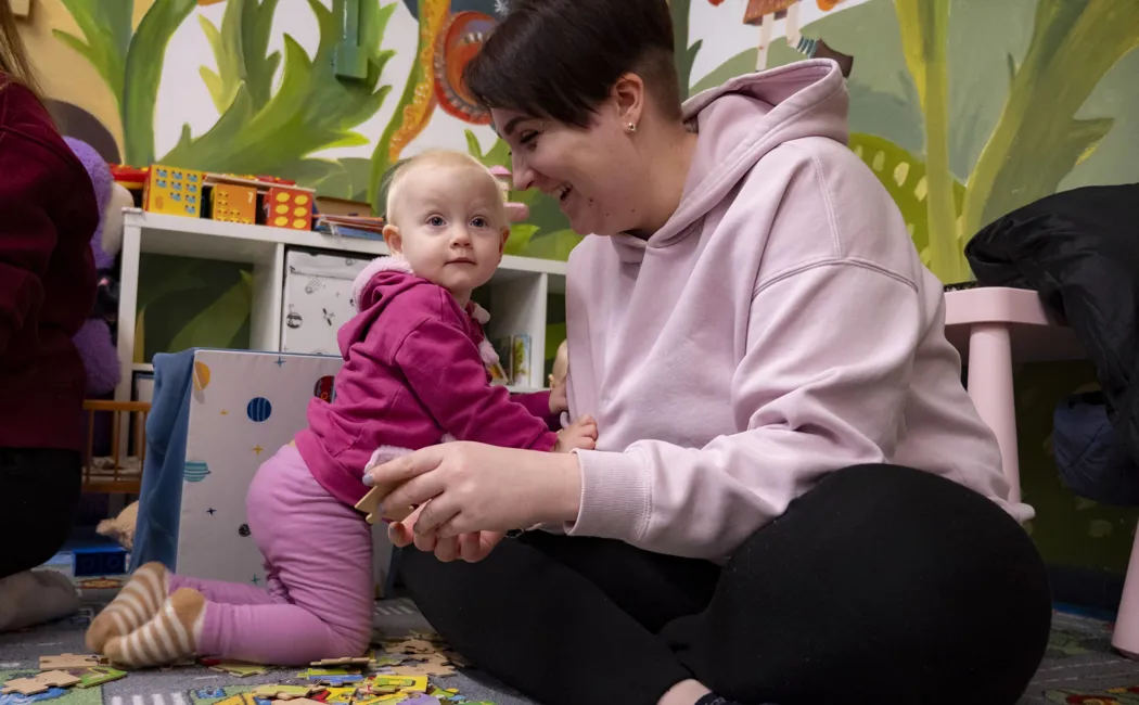 Hungary_Young-mothers-club