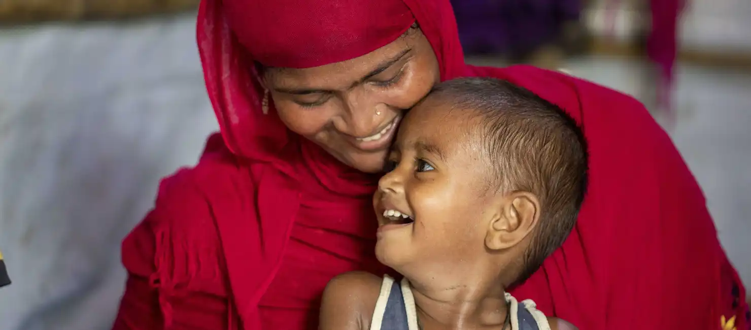 Bangladesh_Lpg-Gas-Distribution-Benefits-Rohingya-Refugee-Families-min