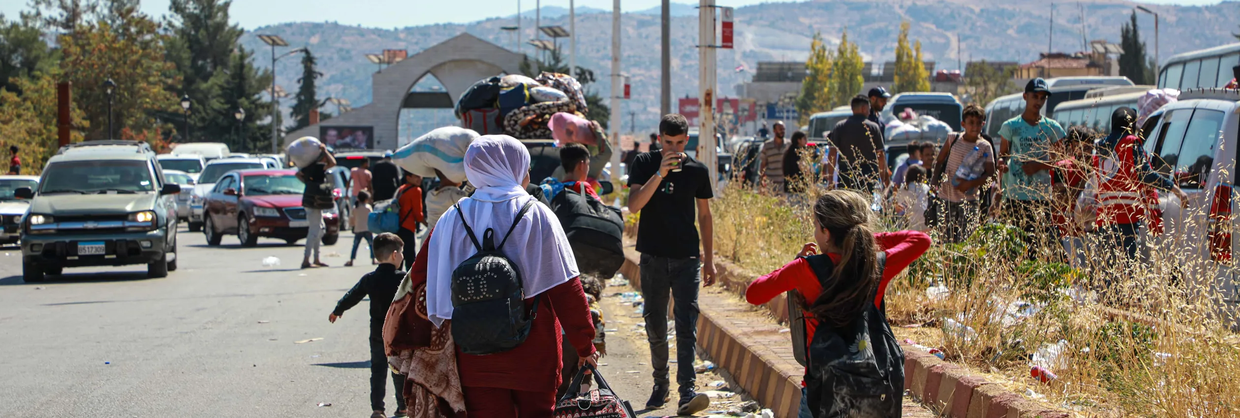 Syria_People-fleeing-israeli-airstrikes