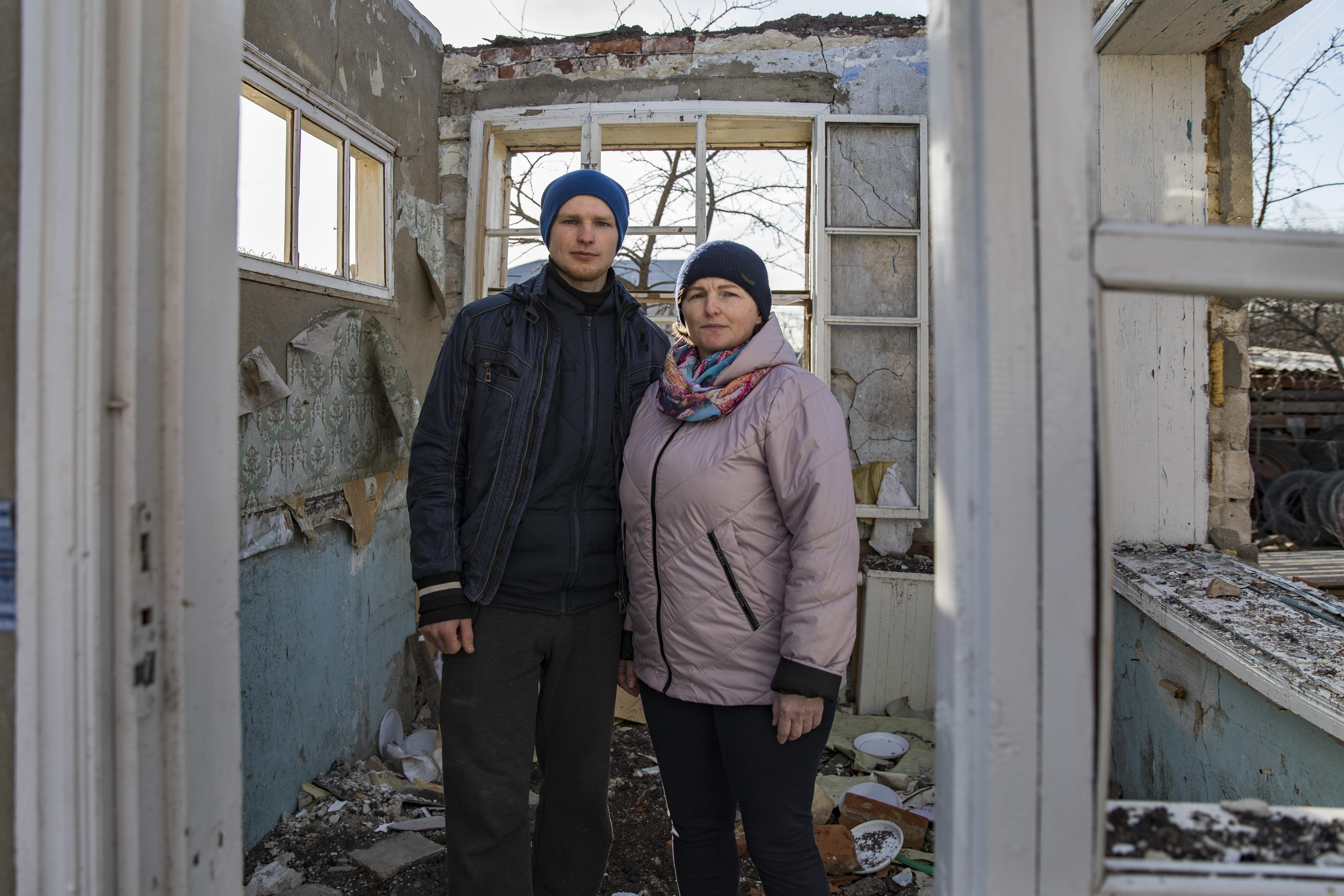 Ukraine. UNHCR supports community to repair homes after missile attack
