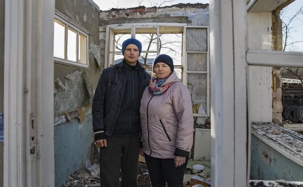Ukraine. UNHCR supports community to repair homes after missile attack