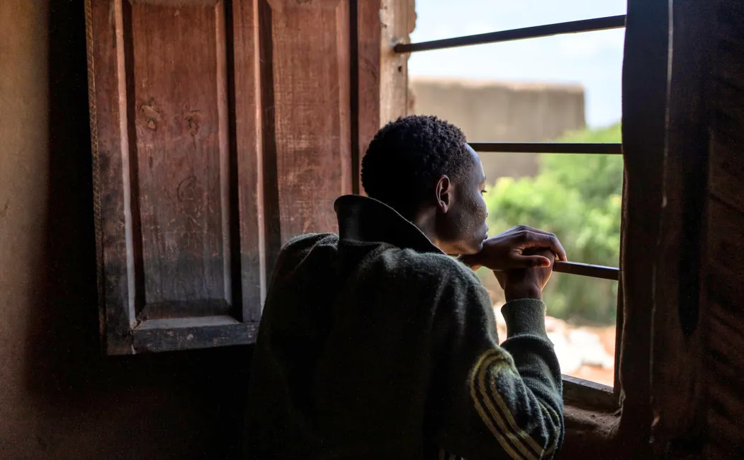 Uganda_Jules-looks-after-his-siblings