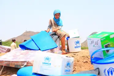 Tile Yemen Displaced Families Receive Essential Items