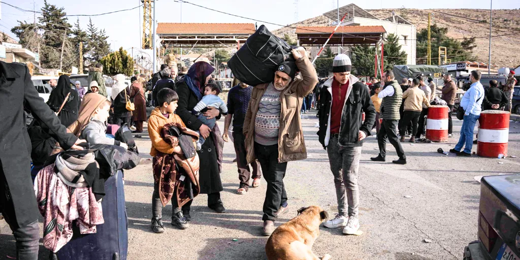 Lebanon. Thousands cross back into Syria through Masnaa border point