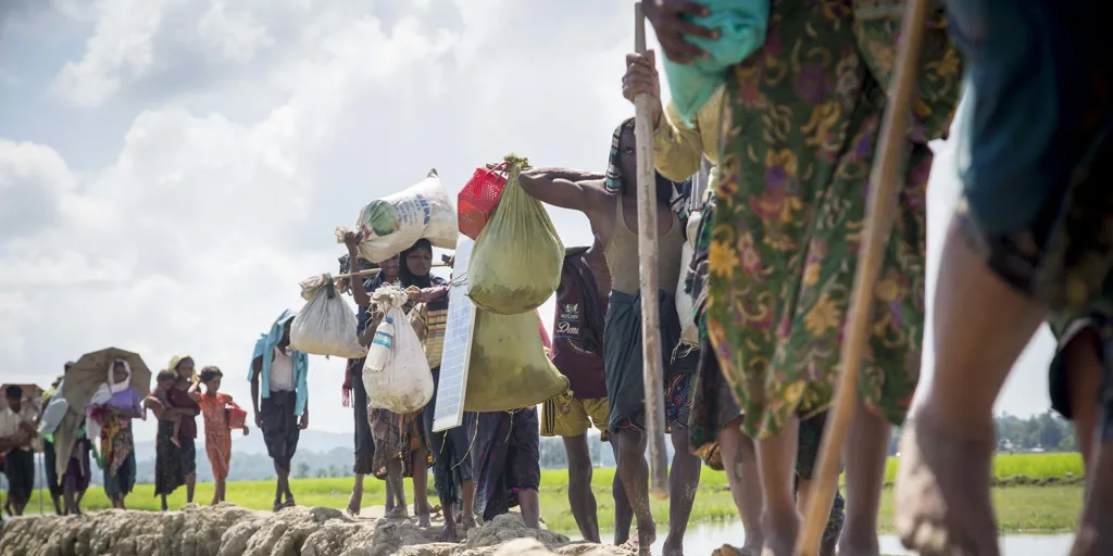 Bangladesh_Thousands-stranded-near-Myanmar-border