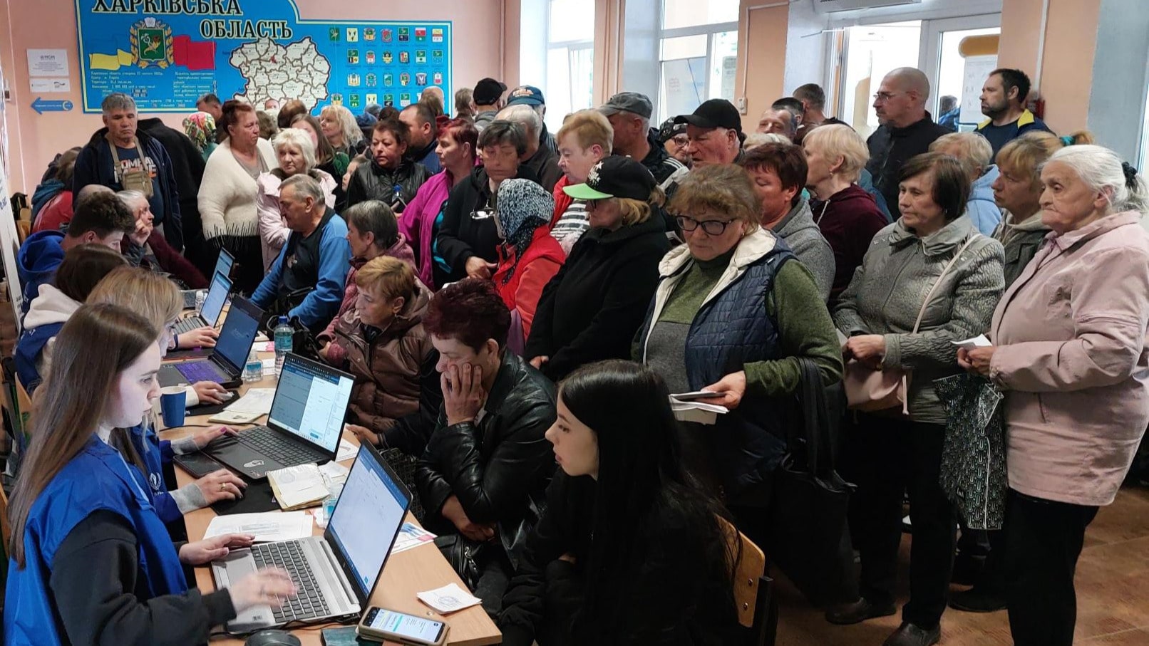 Ukraine_Recent-evacuees-from-border-region-attend-Kharkiv-transit-centre