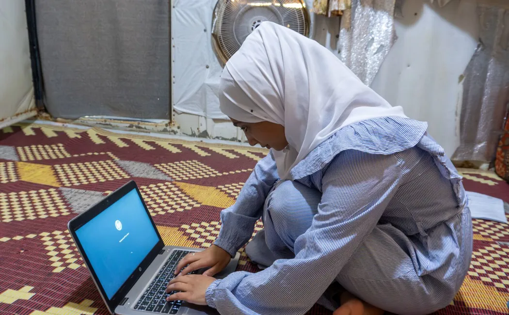 Jordan_Syrian-Refugee-Girl-in-Azraq Camp Leads Training Sessions To Raise Awareness Among Girls About Online Crimes